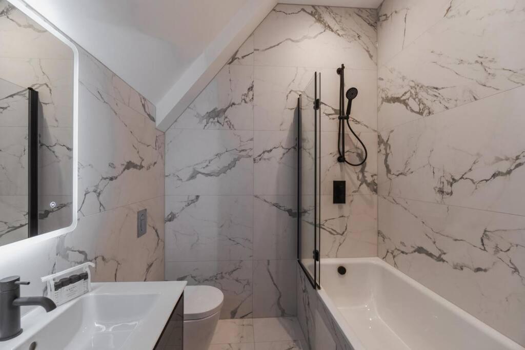 温莎Luxury Penthouse - Castle Views - 2 Bed & Parking公寓 外观 照片