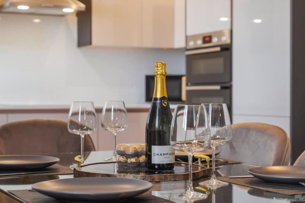 温莎Luxury Penthouse - Castle Views - 2 Bed & Parking公寓 外观 照片